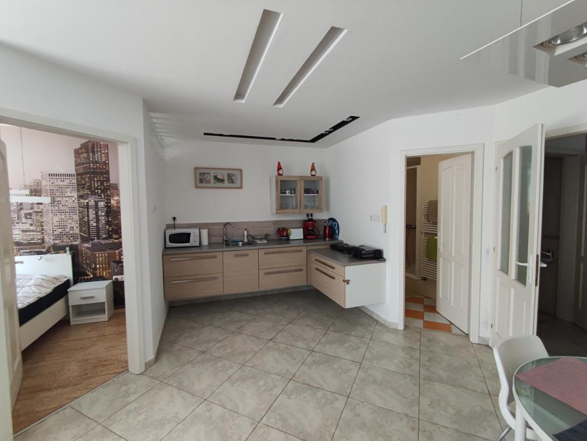 City Center Apartman 절러에게르세그 외부 사진